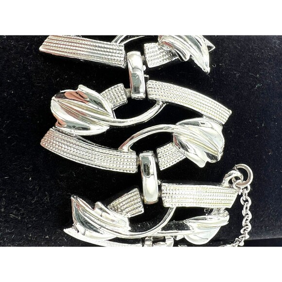 Vintage Bracelet Signed CORO‎ Silvertone Security Clasp and Chain Extender - Picture 9 of 11